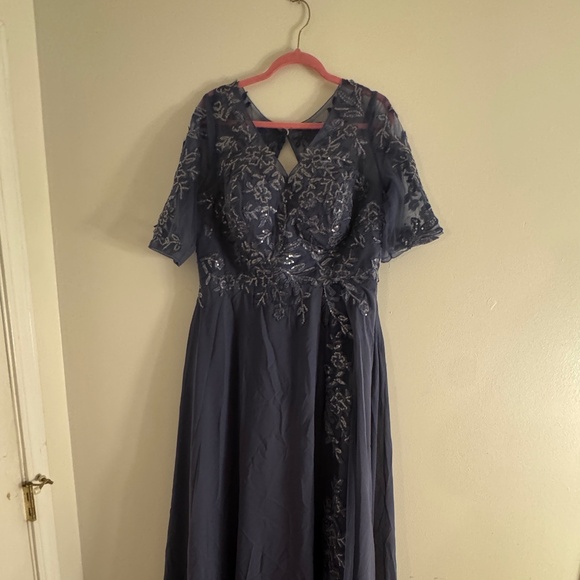 Dresses & Skirts - Size 16w MOB/MOG Gown. Slate grey. Beautiful lace appliqués.New w/o tags!